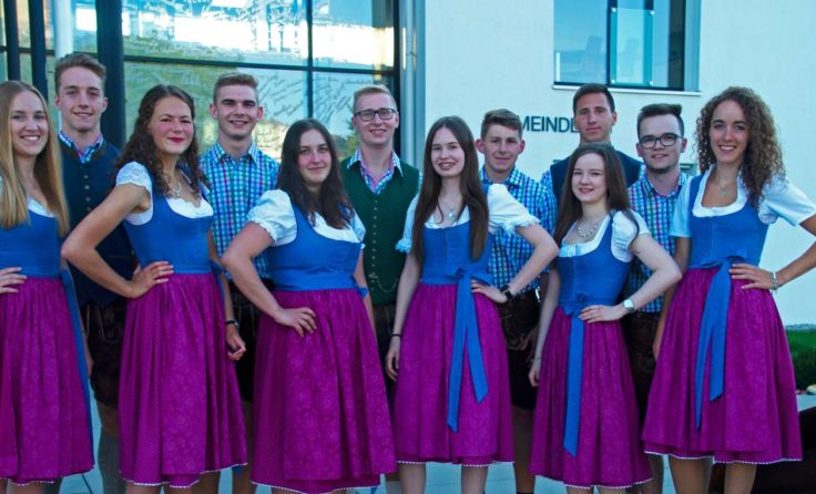 Die Landjugend Haigermoos freut sich über das gelungene Kochbuch. (Foto: Landjugend Haigermoos)