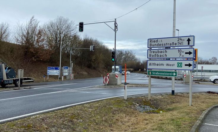 An dieser Stelle soll Mitte 2024 eine fixe Ampelanlage installiert werden. (Foto: Tips/antlinger)