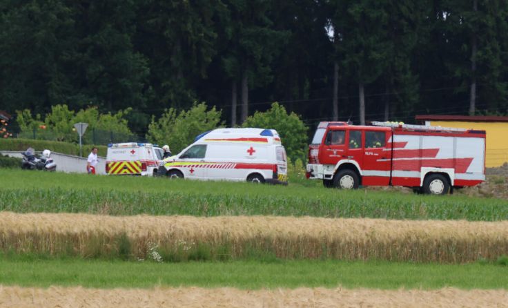 Eine Vielzahl an Einsatzkräften stand vor Ort im Einsatz. (Foto: laumat/Matthias Lauber)