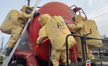Gefahrgutübung im Gleisbereich: Vier Feuerwehren trainierten für den Ernstfall