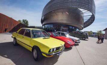 Oldtimer, Motorsport und italienisches Flair bei der KTM Motohall