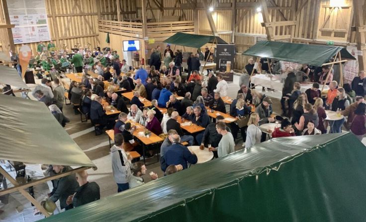 Bierspezialitäten können im Pfarrstadl verkostet werden. (Foto: Oliver Stöger/KUKR)