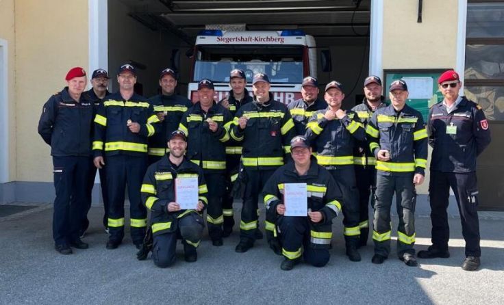 Die Kameraden, die die Abzeichen erfolgreich ablegen konnten (Foto: Michelle Kühleitner)