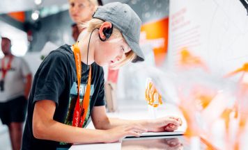 Museumstag, Muttertag und Vatertag in der KTM Motohall
