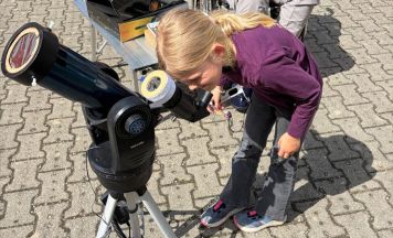 Astronomie zum Anfassen in der Volksschule Ostermiething