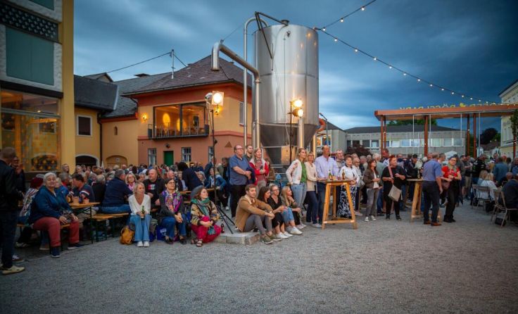 Die Open-Air-Saison wird mit einem Rockkonzert eröffnet. (Foto: Brauerei Raschhofer)