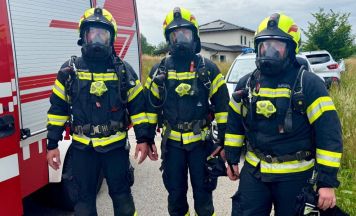 Feuerwehr Mauerkirchen im Doppeleinsatz: SmartHome-Technologie meldete Kellerbrand und Reanimation