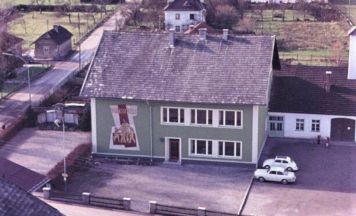 Inventar aus der alten Volksschule in Schalchen erwerben