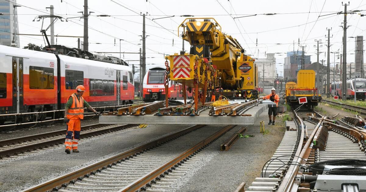 Mattigtalbahn: Schienenersatzverkehr aufgrund von Bauarbeiten bis ...