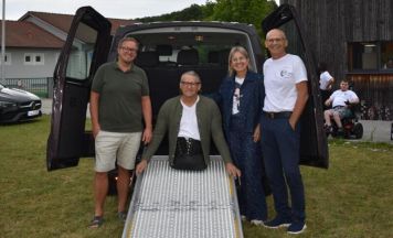 Charity-Oldtimertreffen bringt neues Fahrzeug für die Diakonie St. Pantaleon
