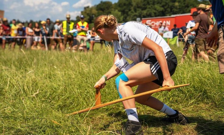 In Moosdorf wird um die Wette gemäht. (Foto: Barbara Stipper)