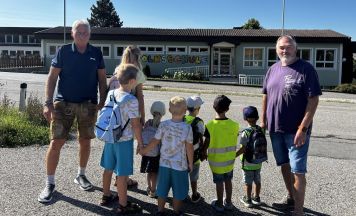 Nach mehr als 20 Jahren Einsatz: Ab sofort gilt Tempo 50 vor Schule und Kindergarten in Geretsberg