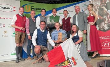 „Bester Newcomer“-Titel beim Bundesentscheid Pflügen ging nach Dorf an der Pram