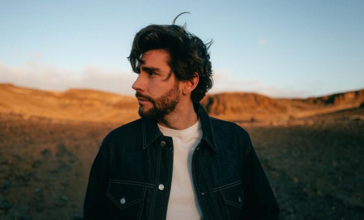 Den Auftakt macht der spanische Sänger Alvaro Soler. (Foto: Jakob Marwein)