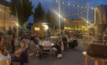 70er-Jahre-Flair und 180 Oldtimer im Altheimer Rösslpark