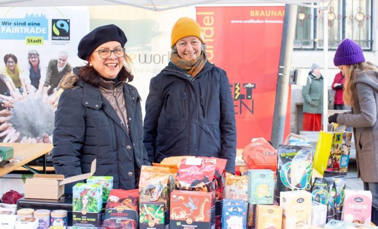 Fairtrade-Marktstand am Braunauer Wochenmarkt (Foto: Stadt Braunau)