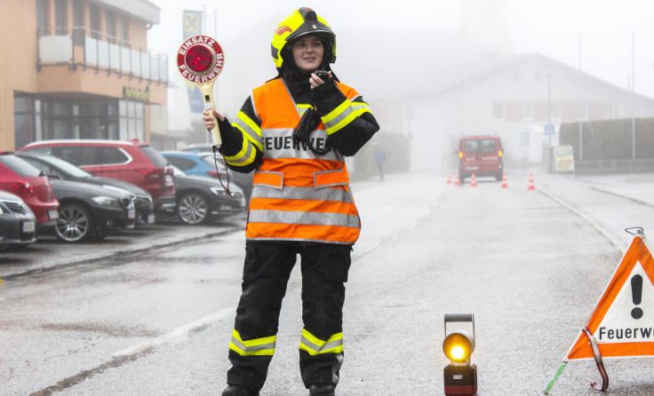 33 Teilnehmer bei Verkehrsregler Aus- und Weiterbildung in Kirchschlag. (Foto: Sebastian Denkmayr)