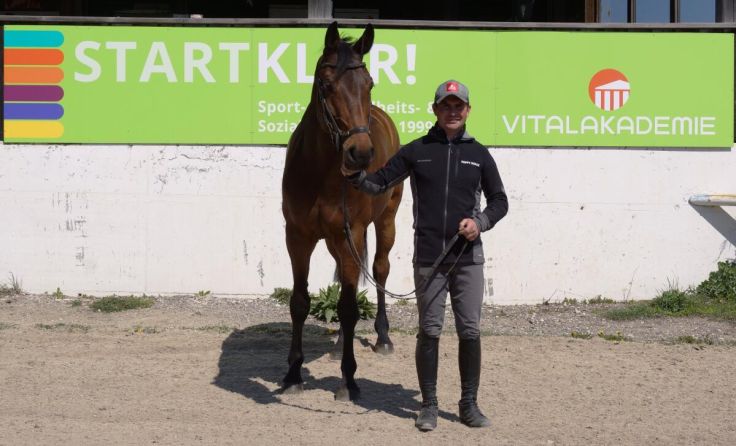 Hausherr Pepi Schwarz ist der Favorit beim "Großen Preis von Pelmberg". (Foto: Reitclub Pelmberg)