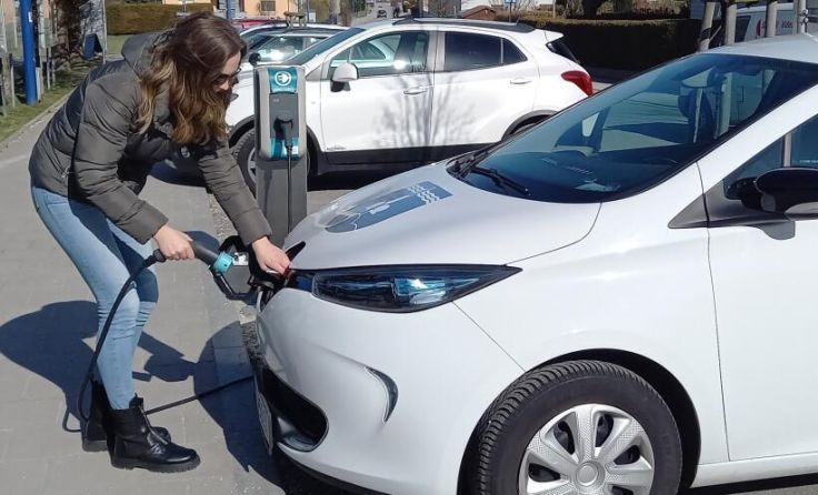 E-Carsharing: Auch das "Tanken" funktioniert unkompliziert. (Foto: U.WE Mobil)