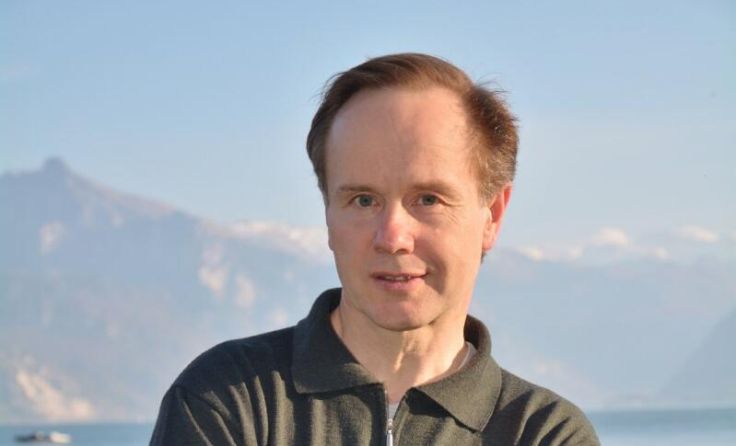 Erich Wimmer schreibt mit Interessierten bei Workshops in Hellmonsödt. (Foto: Judith Wimmer)