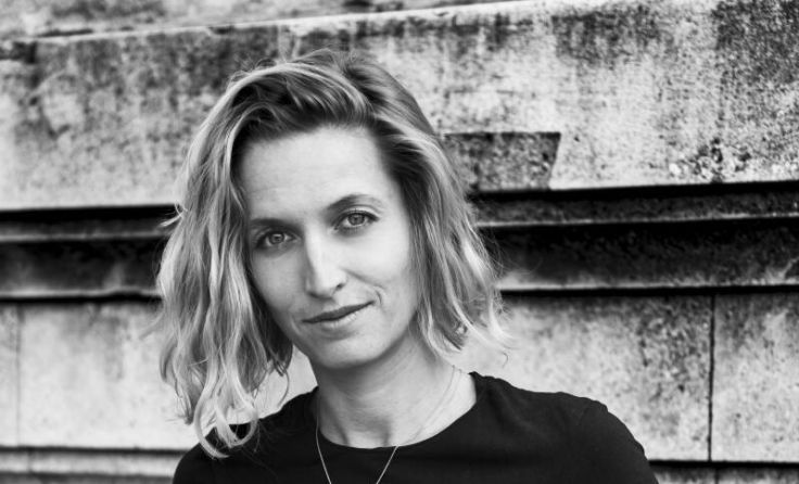 Alina Lindermuth liest in Reichenthal. (Foto: Mercan Falter/Lindermuth)