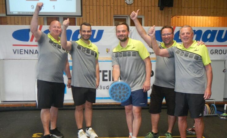 Freude bei den Stockschützen aus Lacken, Gemeinde Feldkirchen. (Foto: Herbert Schöttl)