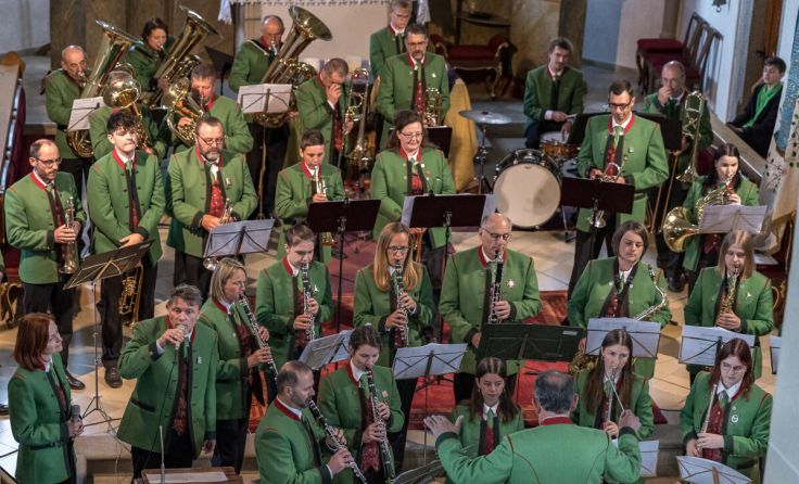 Der Musikverein Reichenau-Haibach-Ottenschlag spielt auch in der Kirche. (Foto: Verena Radler)