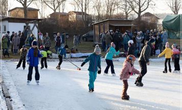 Party auf Kufen bei Eisdisco in Alberndorf