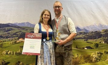 Vorderweißenbacher Brennerei der Familie Mascher holt „Goldenes Stamperl 2026“