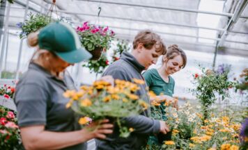 Frühlingserwachen im Gallneukirchner Friedenshort verbindet Gärtnerei und inklusive Arbeit 