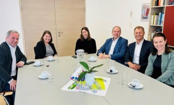 Austausch über Pflege im Bezirksseniorenheim Gramastetten mit regionalen Politikern