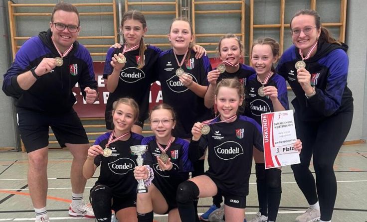 Strahlendes Faustballteam aus Reichenthal (Foto: Faustball Reichenthal)