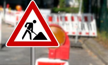 Straßensperre von Linz-Urfahr nach Ottensheim und Baustelle in Eidenberg