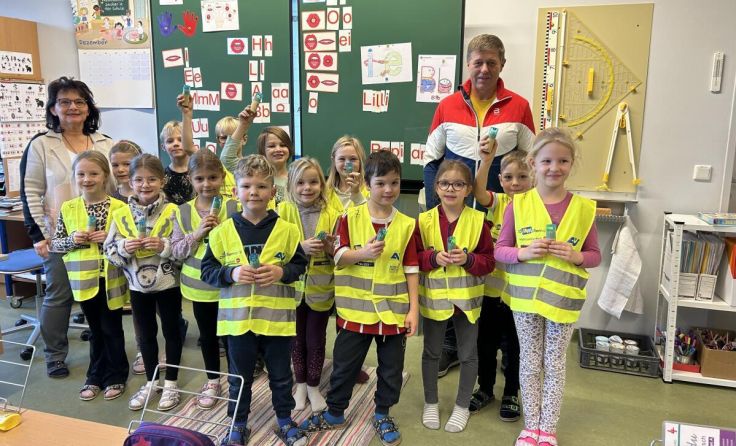 Warnwesten-Infostunde in der VS Vorderweißenbach. (Foto: Reinhold Peherstorfer)