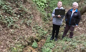 S'Wasserl, eine kleine Quelle in Ottenschlag, die Schulkinder anno dazumal und heute beeindruckt
