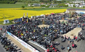 Mehr als 1.500 Biker bei Motorradsegnung in Gallneukirchen