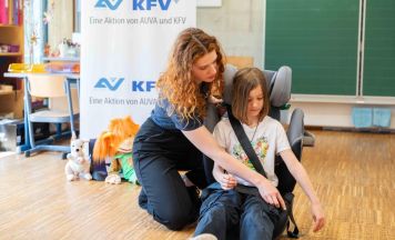 Volksschüler aus Eidenberg für sicheren Schulweg fit gemacht