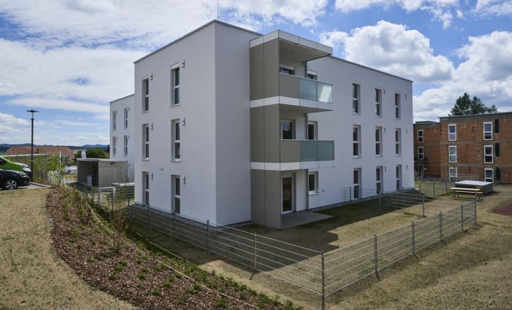 Naturnah wohnen mit moderner Energieeffizienz in Bad Leonfelden. (Foto: OÖ Wohnbau/Peter C. Mayr)