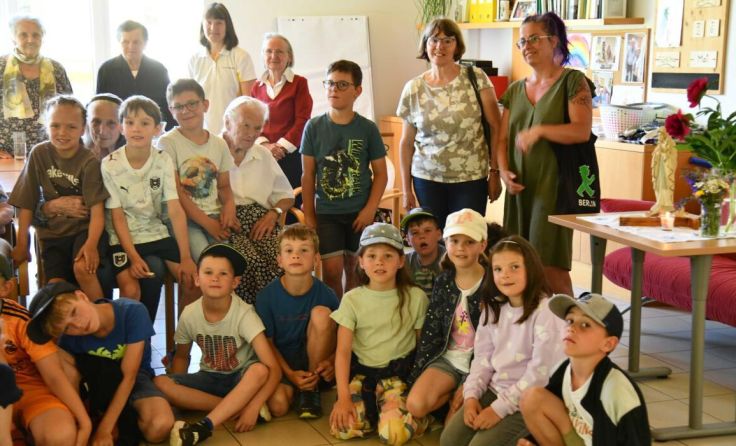 Maiandacht brachte Freude ins Tageszentrum Lebensgarten. (Foto: Erika Ganglberger)