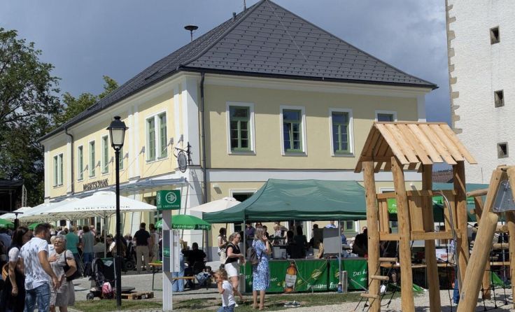 Beim Eröffnungsfest des neuen Gasthauses Marktschank in Schenkenfelden. (Foto: Rudolf Gossenreiter)