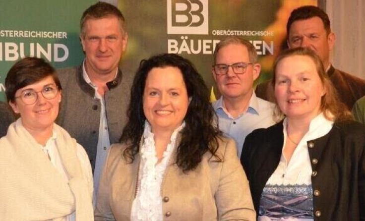Bio-Bäuerin Johanna Haider (M.) aus Engerwitzdorf als Landesbäuerin bestätigt. (Foto: BB)