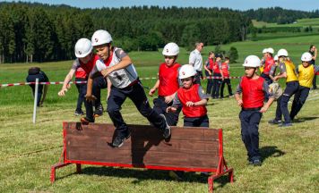 Feuerwehrjugend und Aktivgruppen zeigten Spitzenleistungen in Bernhardschlag