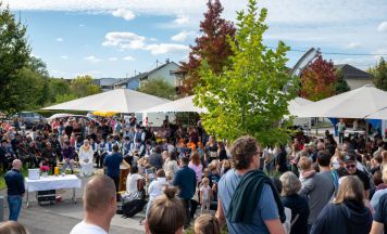 Feldkirchen gibt die Friedensstaffel an Eidenberg weiter