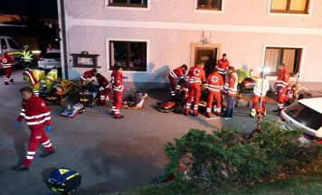 Bezirksübung in Eidenberg fordert Rettungskräfte bei Dunkelheit