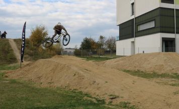 Neuer Mountainbike-Übungstrail in Hellmonsödt eröffnet
