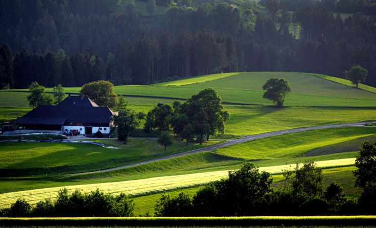 Auch durch Helfenberg führt eine der vier Wanderrouten (Foto: Volker Weihbold)