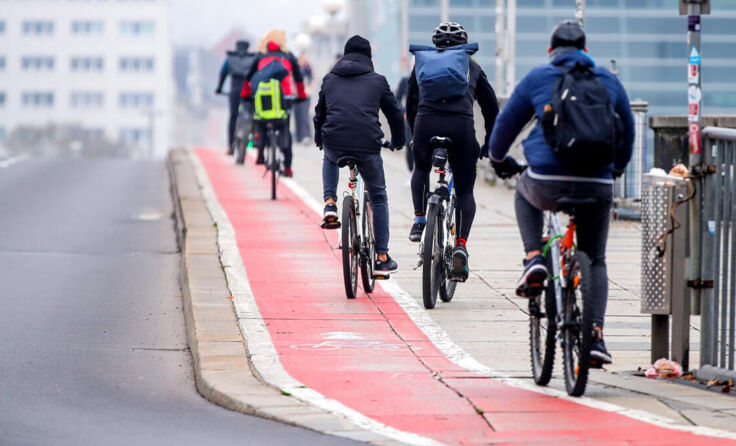 Der Verkehr auf der Nibelungenbrücke ist ein Dauerthema. (Foto: Volker Weihbold)