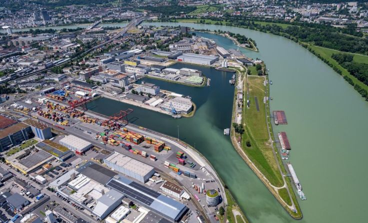 Der Linzer Hafen wird für rund 40 Millionen Euro hochwassersicher gemacht. (Foto: Pertlwieser)