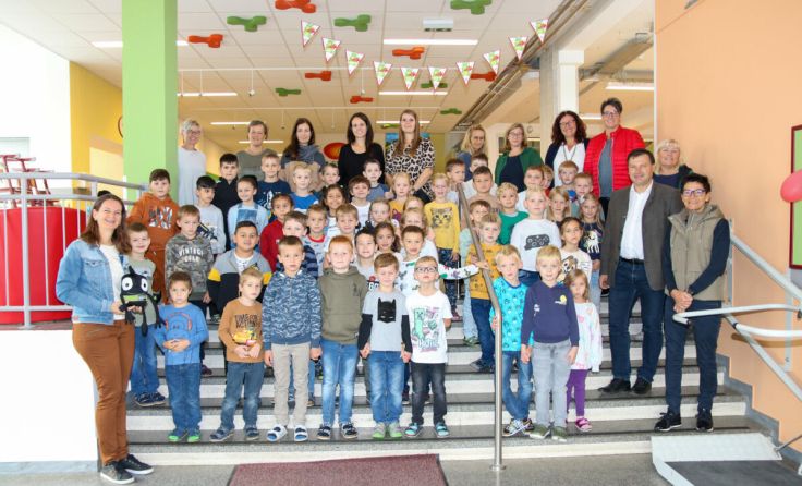 Klacksbänder für die Volksschule Langenhart (Foto: Stadtgemeinde St. Valentin)