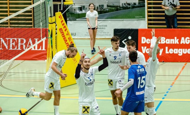 Freude bei den Supervolley (Foto: Xaver Kitzmüller)